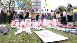 Brüksel'de Rus petrol şirketi protesto edildi