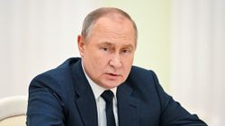 İngiltere, Vladimir Putin'in yakın çevresine yaptırım kararı aldı