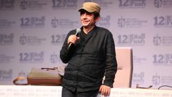 Okan Bayülgen: Z kuşağı özgürlükten bahsediyor ama itaate hazır