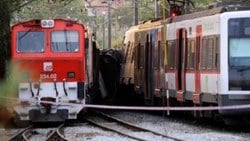 İspanya'da yolcu treniyle lokomotif çarpıştı: 22 yaralı