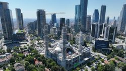 Levent'in ortasında yükselen cami, bu yıl içinde açılacak