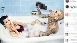 Travis Barker ve Kourtney Kardashian'dan küvet pozu