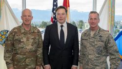Elon Musk, Pentagon ile birlikte çalışacak
