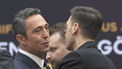 Mesut Özil, başkan Ali Koç'la görüştü