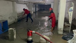 Eskişehir'de sağanak sebebiyle apartman garajına 50 ton su birikti