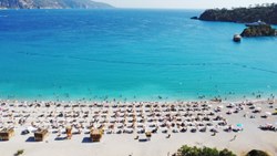 Tatil beldelerinde bayram yoğunluğu: Otellerde boş yer kalmadı