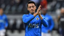 Fenerbahçe, Mesut Özil ile yolları ayırdı