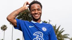 Chelsea, Raheem Sterling'i transfer etti