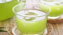 Yeşil çayı soğuk içmenin etkisi! 