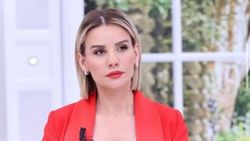 Esra Erol havuz başında arz-ı endam etti! Eşi yorumlardan yürüdü...'Tanışsak mı'