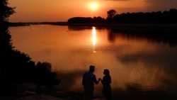 Meriç Nehri'nde gün batımında oluşan kartpostallık görüntüler hayran bıraktı