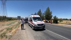 Diyarbakır'da hararet yapan aracının su deposunu açınca yüzü yandı