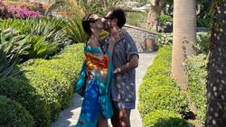 Kenan Doğulu’dan romantik evlilik yıl dönümü paylaşımı