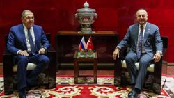Mevlüt Çavuşoğlu, Rusya Dışişleri Bakanı Lavrov ile görüştü