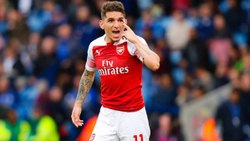 Galatasaray, Lucas Torreira ve Dries Mertens'i KAP'a bildirdi