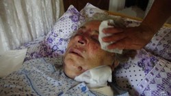 Hatay'da yaşlı kadını akrabası 34 yerinden bıçakladı