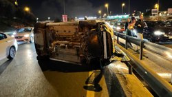 Kağıthane'de yan yatan araçta 1 kişi yaralandı