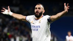 Karim Benzema, tarih yazmak için sahada