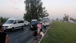 Antalya'da tur minibüsleri çarpıştı: Telefonla konuşuyordum