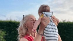 Hande Soral annesi ve oğlunu paylaştı