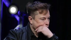 Eski Tesla yöneticisi: Elon Musk, kendisiyle aynı fikirde olmayanları işten çıkarırdı