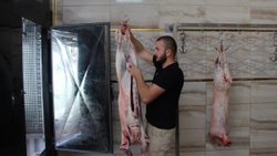 Mardinli kasap etin kilosunu yüzde 30 indirimli satıyor