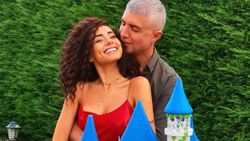 Özcan Deniz'den sevgilisine doğum günü süprizi