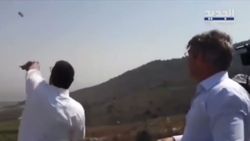 Lübnanlı bakanlar; İsrail sınırındaki duvarı taşladı