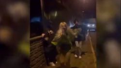 Aleyna Tilki sokak ortasında dans etti