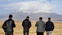 Bitlis'in Süphan Dağı'na sezonun ilk karı yağdı