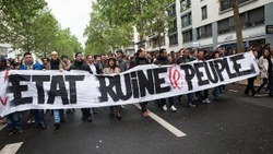 Fransa'da yaşanan grevlerden dolayı bazı yerlere elektrik verilemiyor