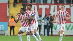 Antalyaspor, İstanbulspor'u son dakika golüyle yendi