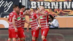 Berisha 1 gol 2 asist yaptı Augsburg 1 puan aldı