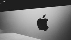 Apple'ın gelirleri beklentileri aşarak rekor kırdı