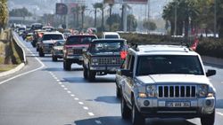 İzmir'de klasik otomobillerle 29 Ekim korteji
