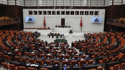 AK Parti'den Anayasa değişikliği için muhalefet turu
