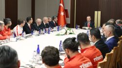 Cumhurbaşkanı Erdoğan, Türkiye Ampute Futbol Milli Takımı'nı kabul etti