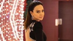 Ebru Gündeş eski fotoğrafını paylaştı