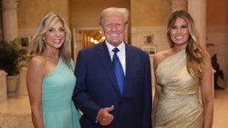 Donald Trump, eski eşi Marla Maples ile poz verdi