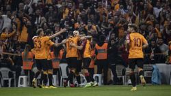 Başakşehir - Galatasaray maçının ilk 11’leri