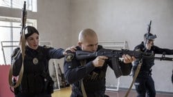 Ukrayna polisi savaşa hazırlanıyor