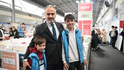 Das Buchfestival in Bursa begann mit Begeisterung