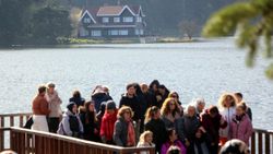 Gölcük Tabiat Parkı'nda ara tatil yoğunluğu