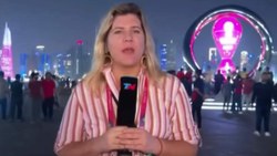 Katar'da canlı yayın yapan muhabirin cüzdanı çalındı