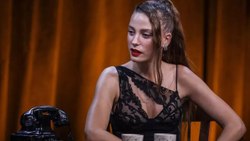 Serenay Sarıkaya'nın Şahmaran dizisindeki çıplak sahneleri olay oldu!