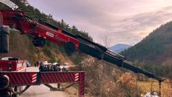 Kastamonu'da öğrencileri taşıyan minibüs şarampole devrildi