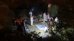 Eyüpsultan'da otomobil alev alev yandı: 1’i polis 2 kişi hayatını kaybetti