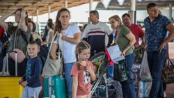 Ukraynalı turistler savaşa rağmen Antalya'ya gelmeye devam etti