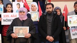 Diyarbakır'da eyleme katılan anne: Evladımı kandırdılar