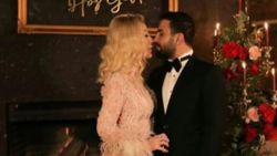 Seda Sayan, Çağlar Ökten'i öpmeye doyamadı